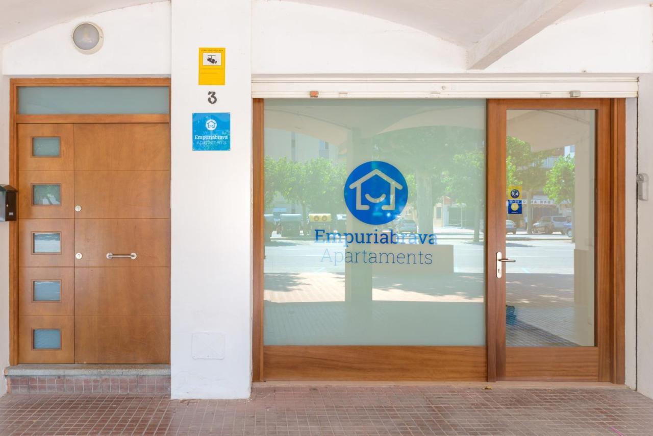 Empuriabrava Apartaments No 5 Екстериор снимка