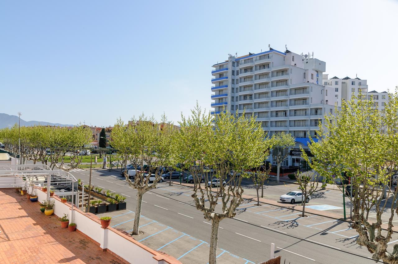 Empuriabrava Apartaments No 5 Екстериор снимка